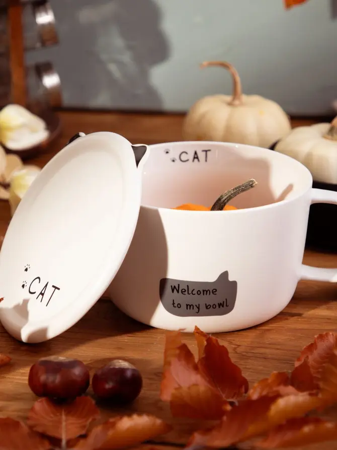 Kubek KATIS z kotem i porcelanową przykrywką 0,9 l