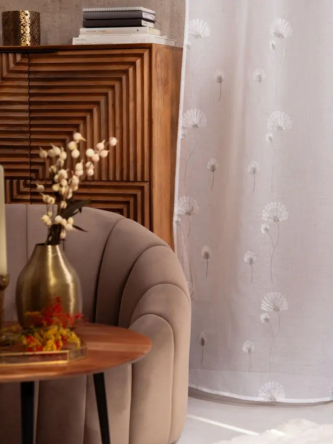 Firanka SELLY woalowa z haftem 140x250 cm
