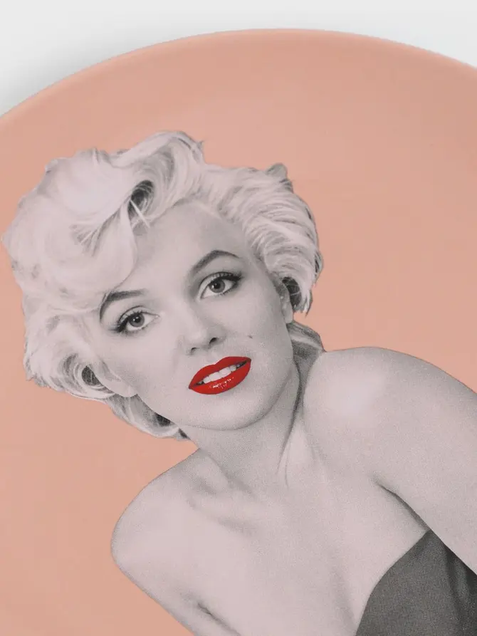 Talerz MONROE LOVE deserowy z wizerunkiem Marilyn różowy 19 cm