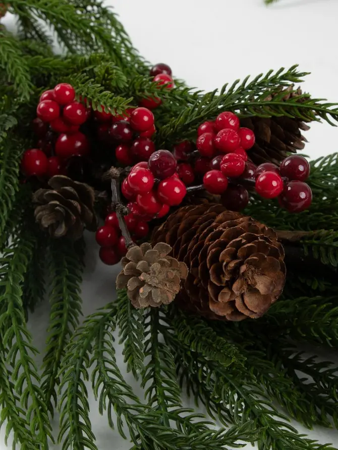 Girlanda LARCH z czerwonymi dodatkami 160 cm