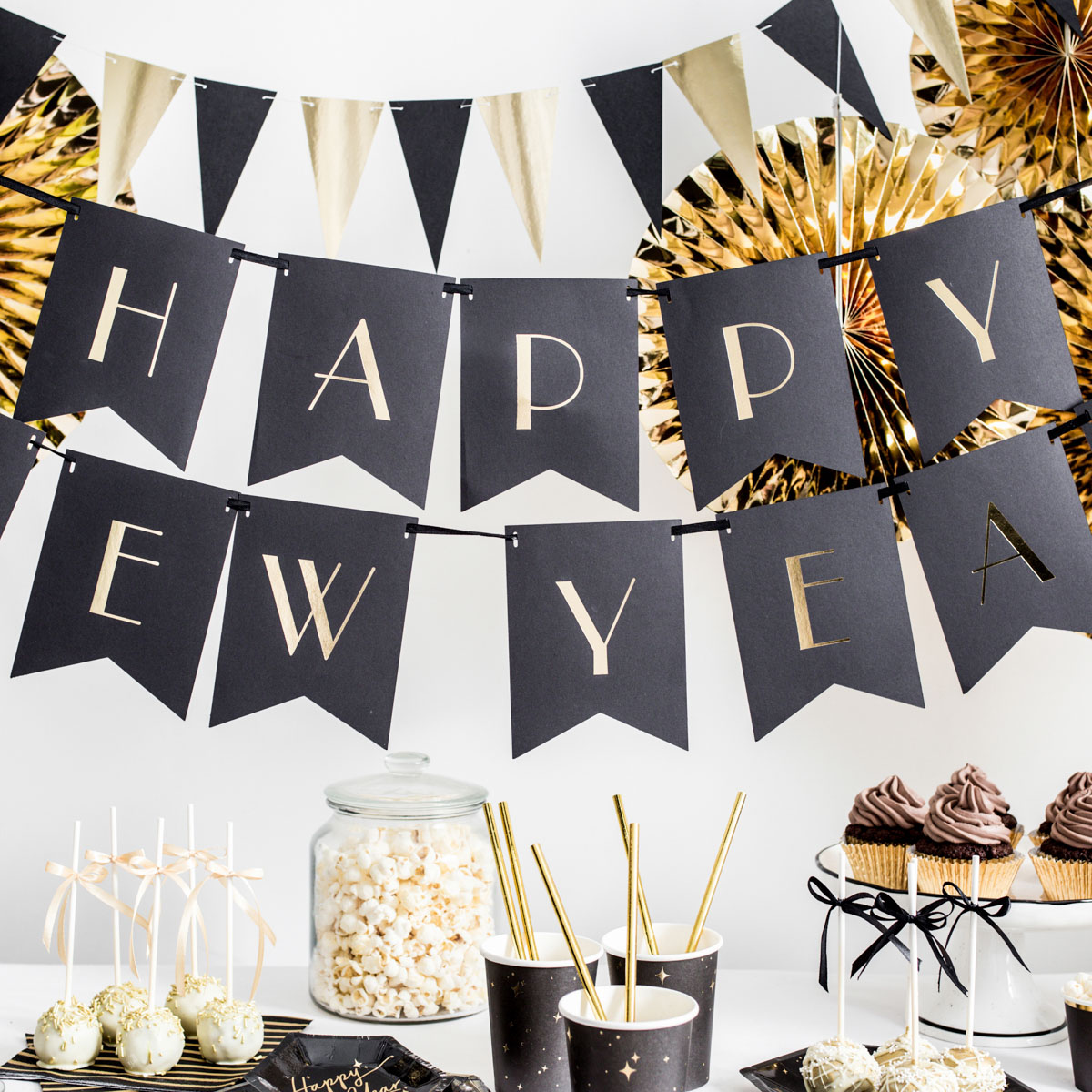 Baner NEW YEAR czarny ze złotym napisem 2,5 m