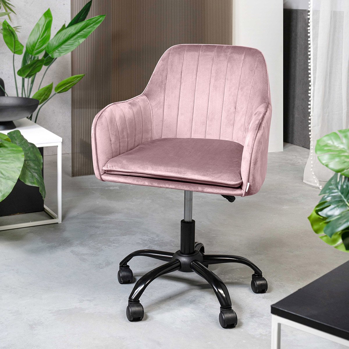 Krzesło TEILL welurowe obrotowe różowe 55x54,5x80-90cm
