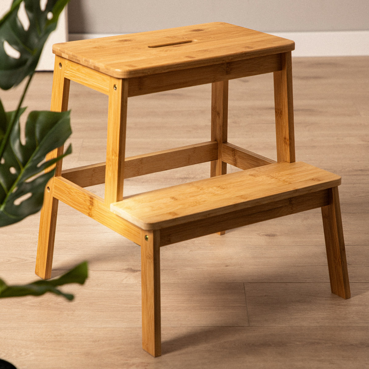 Taboret ze schodkiem PASSO bambusowy naturalny 42,7x40x49,6 cm