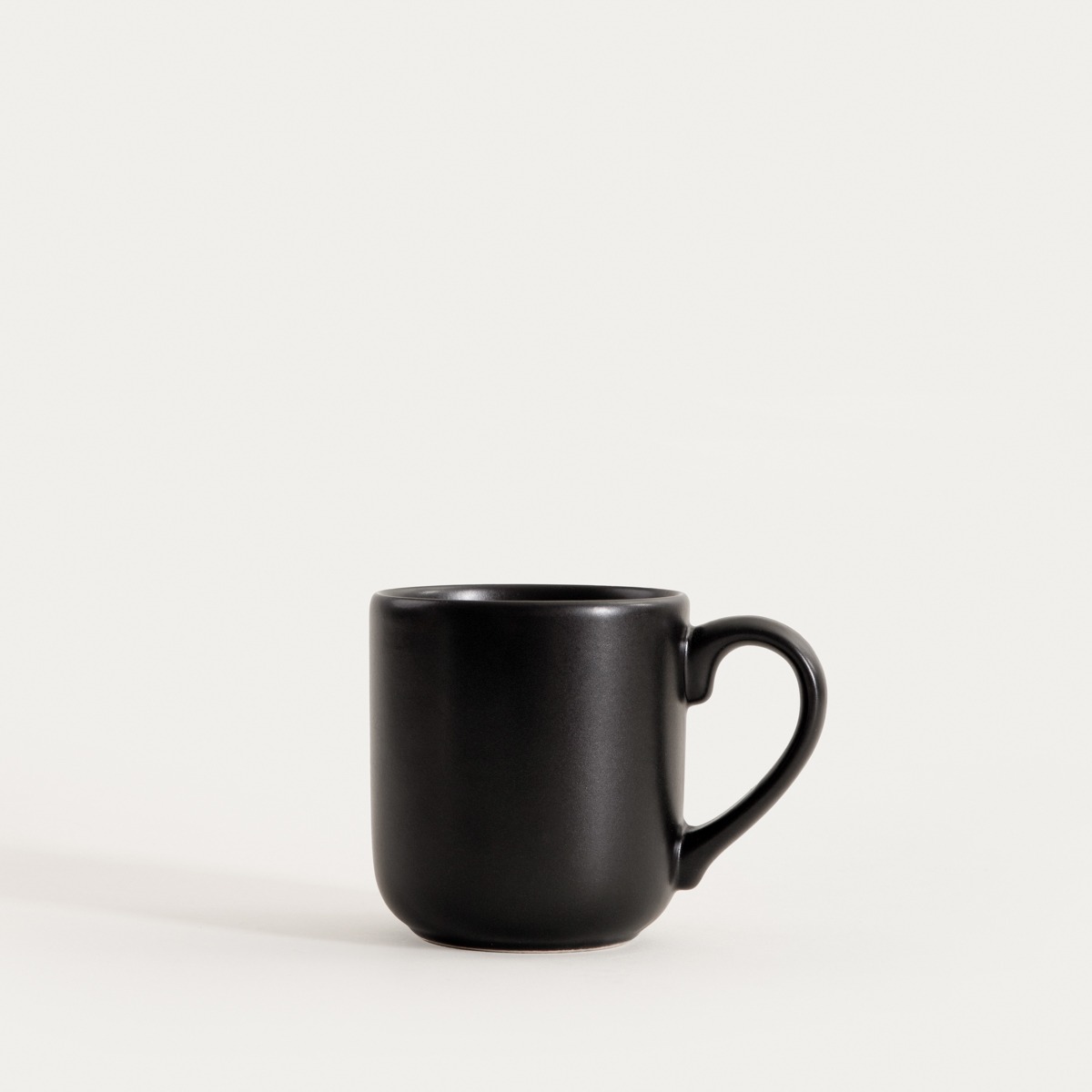 Kubek FAMELIO czarny 0,4 l
