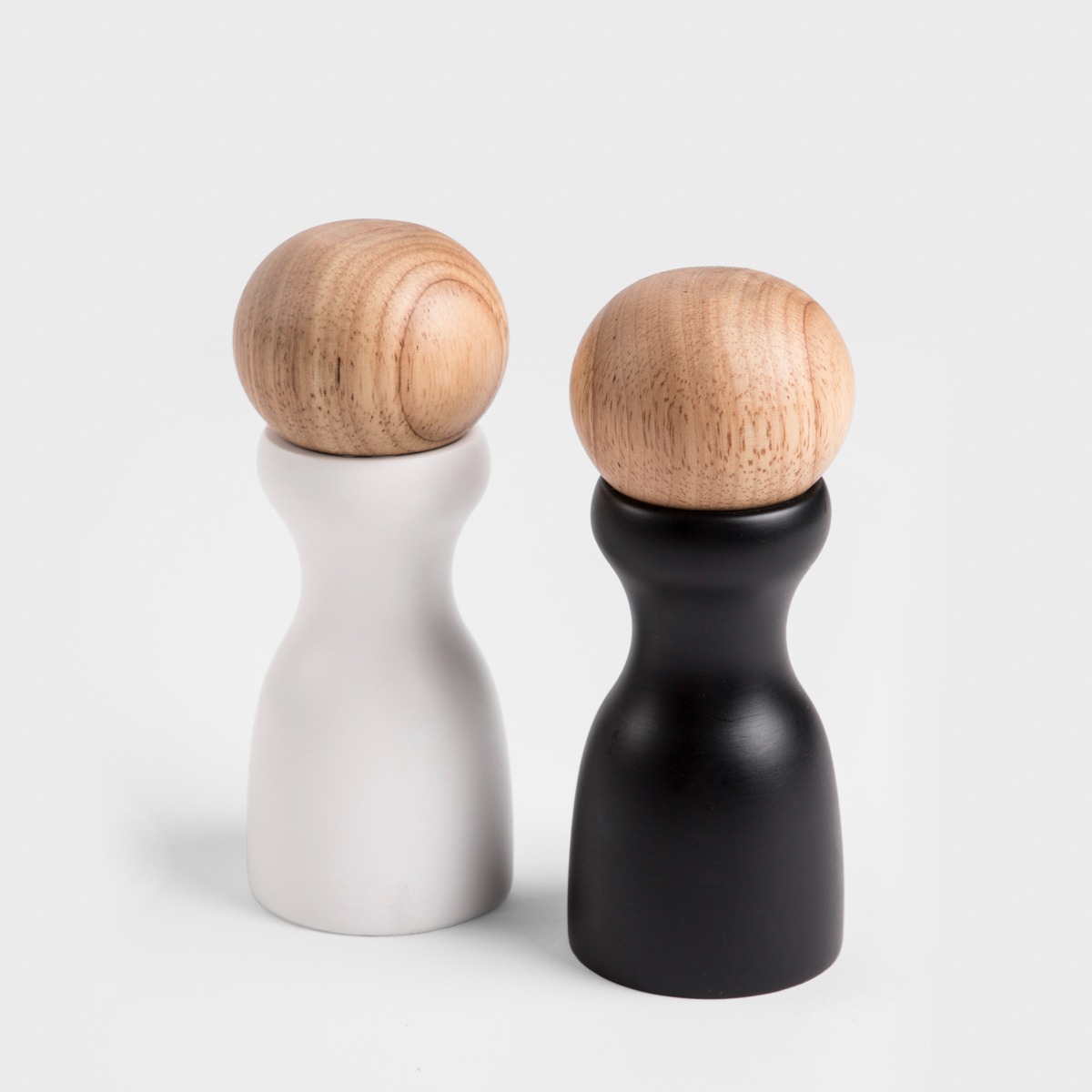 Zestaw młynków NEWGRIND 2 szt., biały i czarny 15,5 cm