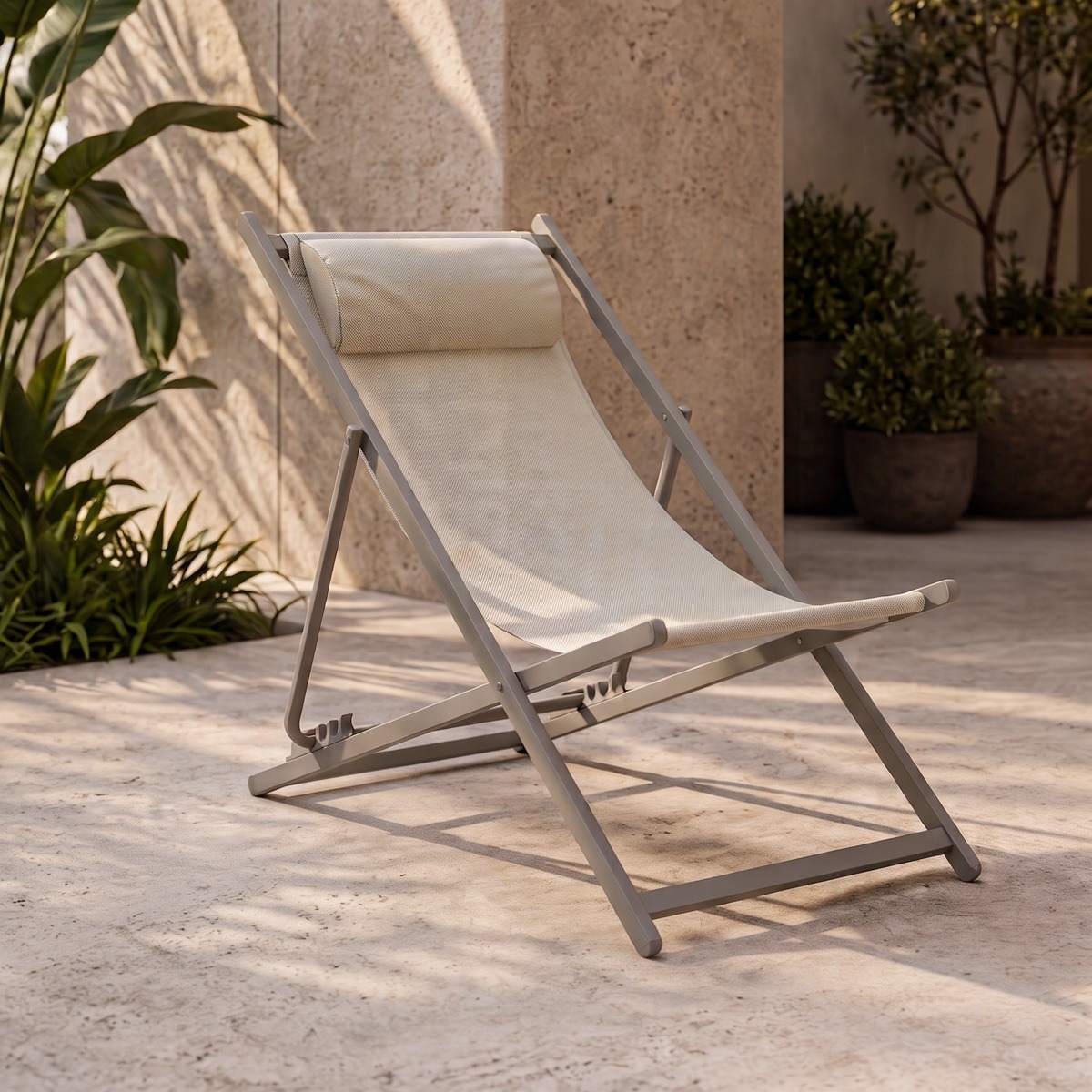 Leżak ALTAIRE metalowy beżowy 61x96,5x89 cm