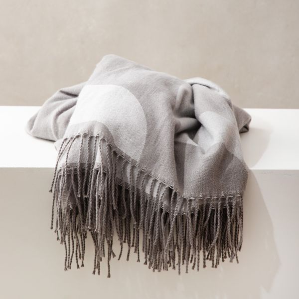 Koc KALOR szary żakardowy we wzór z frędzlami 135x200cm