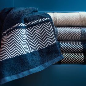 Ręcznik MAIARA bawełniany niebieski z ozdobnym przeszyciem 70x130 cm