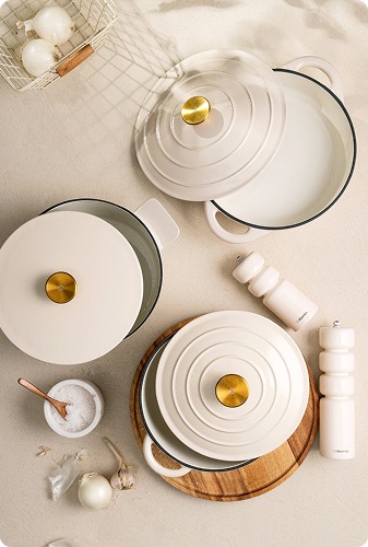 HOMLA decorative home accessories and tableware